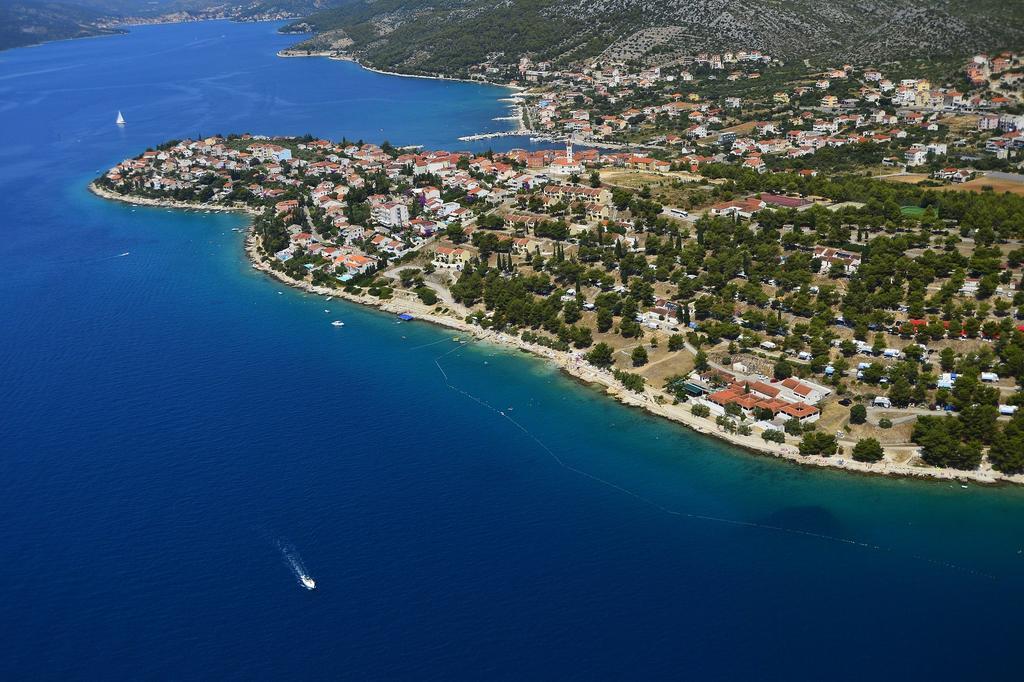 Happy Camp Mobile Homes In Camping Amadria Park Camping Trogir Seget Vranjica Exterior photo
