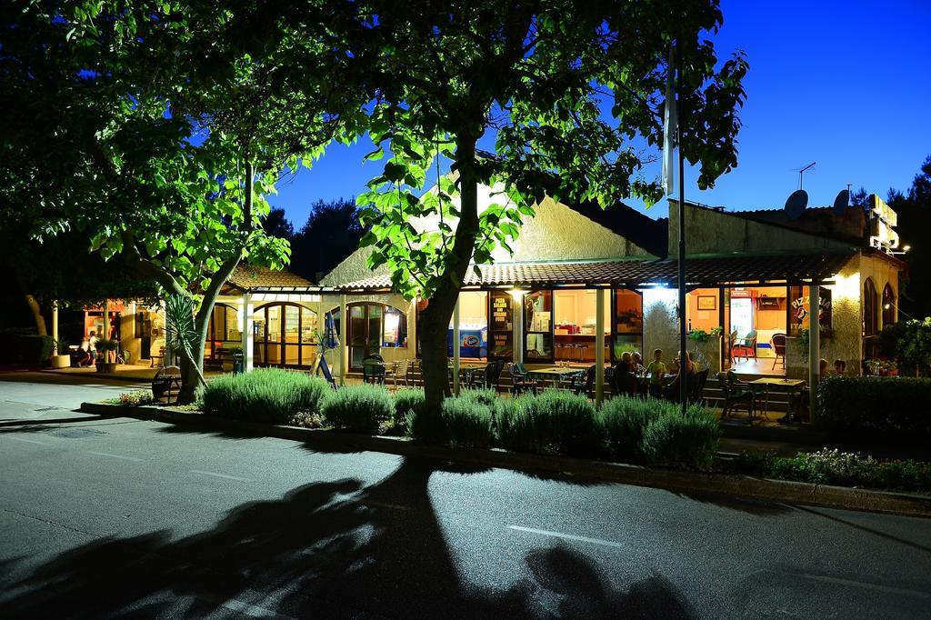 Happy Camp Mobile Homes In Camping Amadria Park Camping Trogir Seget Vranjica Exterior photo