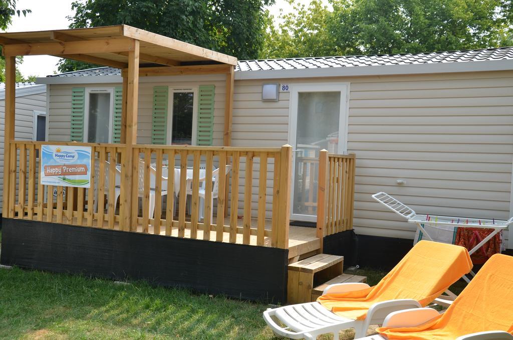 Happy Camp Mobile Homes In Camping Amadria Park Camping Trogir Seget Vranjica Exterior photo