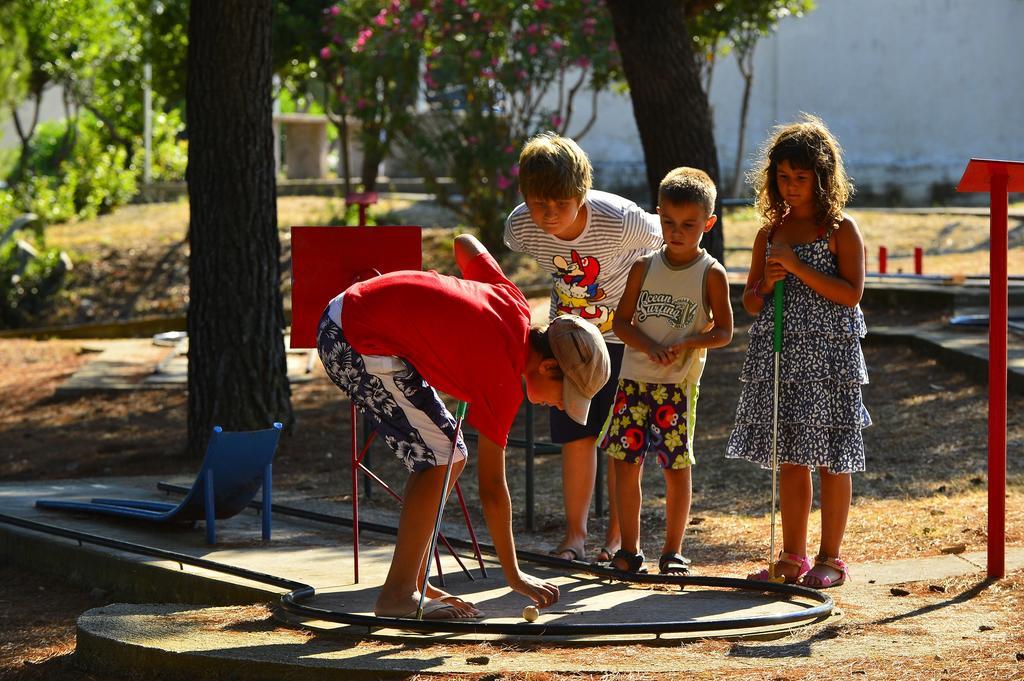 Happy Camp Mobile Homes In Camping Amadria Park Camping Trogir Seget Vranjica Exterior photo