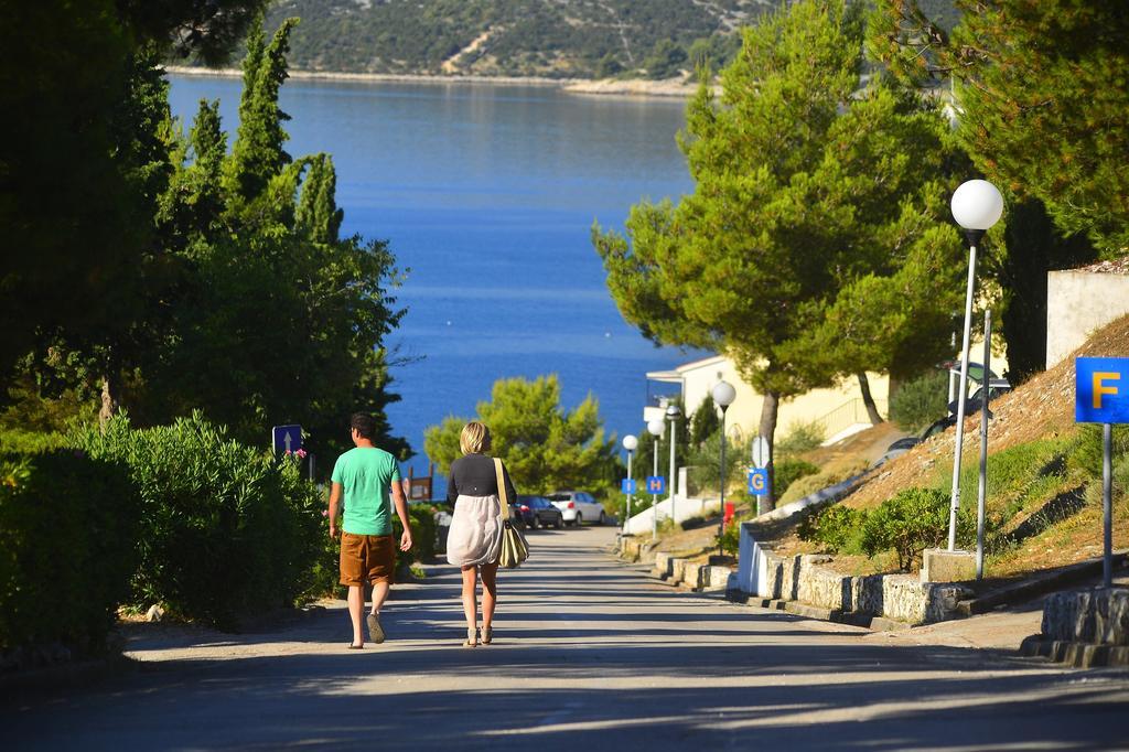 Happy Camp Mobile Homes In Camping Amadria Park Camping Trogir Seget Vranjica Exterior photo