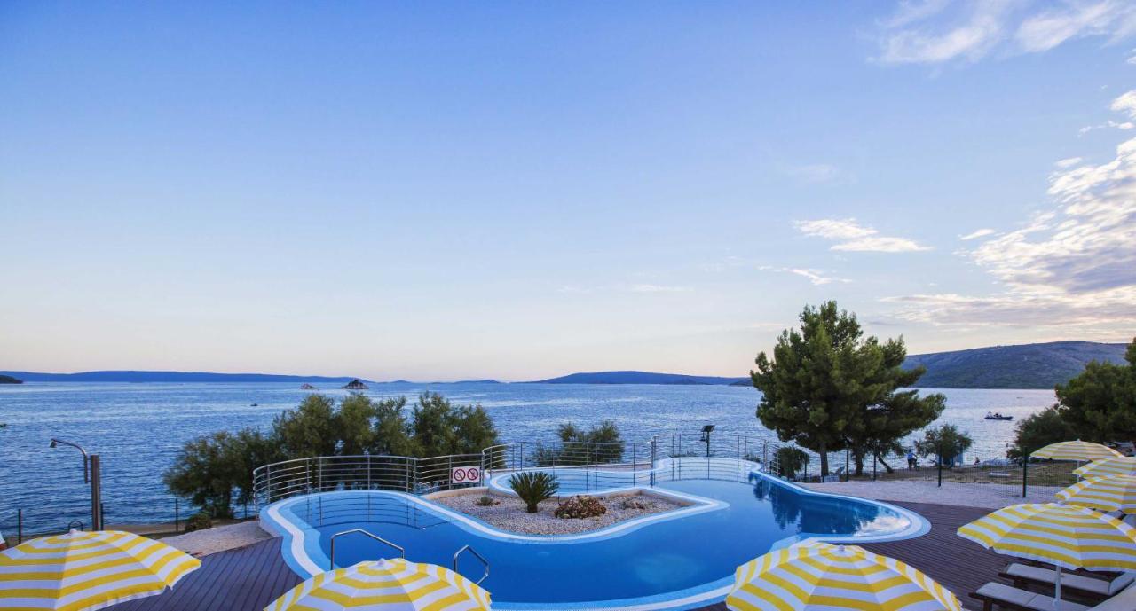 Happy Camp Mobile Homes In Camping Amadria Park Camping Trogir Seget Vranjica Exterior photo