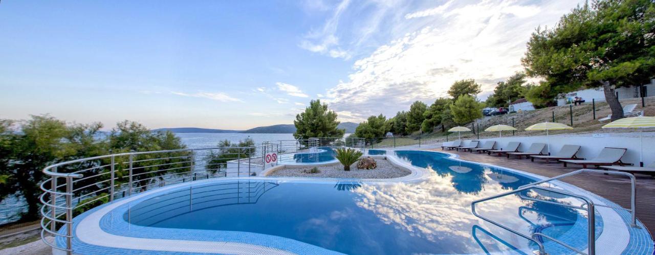 Happy Camp Mobile Homes In Camping Amadria Park Camping Trogir Seget Vranjica Exterior photo